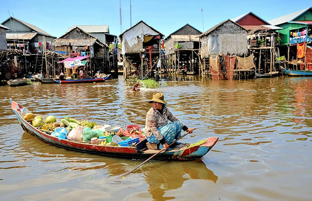 Kampong Phluk Floating Village Tour by Boat