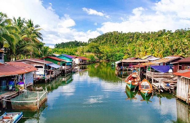 Kampong Phluk Floating Village Tour by Boat