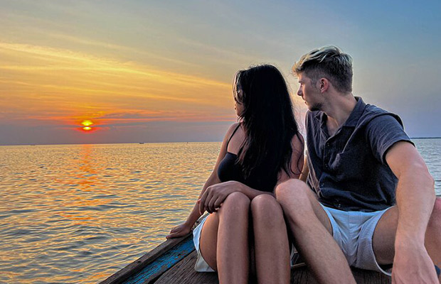 Sunset Dinner at Tonle Sap Lake Floating Village Tour