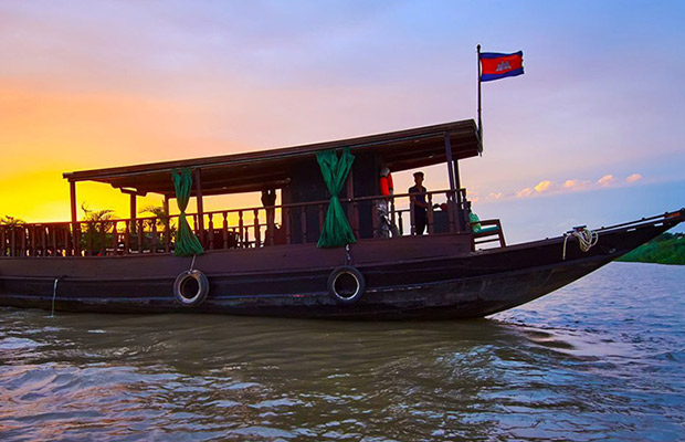 Sunset Dinner at Tonle Sap Lake Floating Village Tour