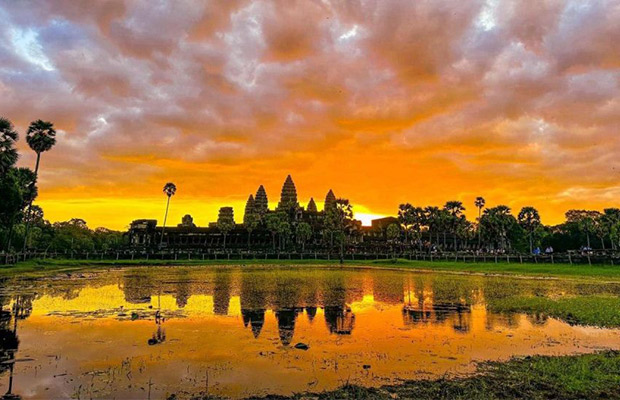 2-Day Angkor Wat Tour including Phnom Kulen Waterfall & Beng Mealea