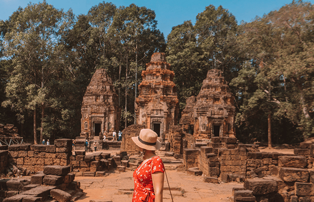 3 Days Explore Angkor, Kompong Phluk & Roluos Temples Tour