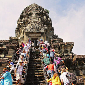 3 Days to Explore Angkor Wat and Floating Village Private Tour