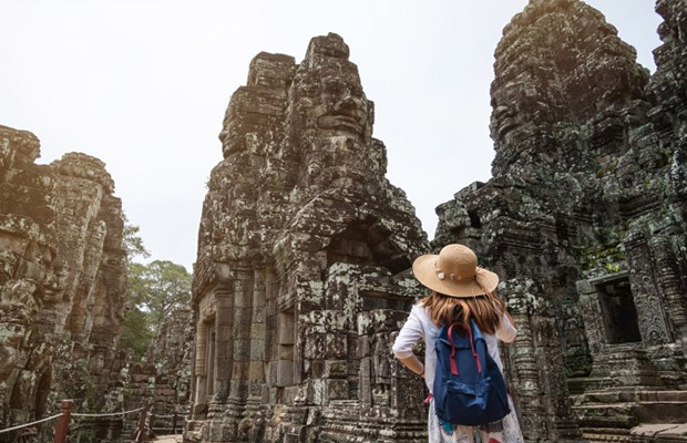 Angkor Wat Sunrise Guided Tour & Banteay Srei Temple Tour