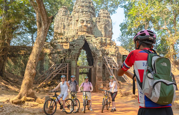 Bike to Discover Angkor Temples, Bayon, Ta Prohm Tour Including Lunch