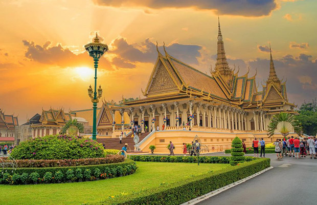 Phnom Penh City Tour & Koh Dach Silk Island Private Day Tour