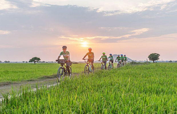 Ultimate Countryside Bike and Local Village Life Tour