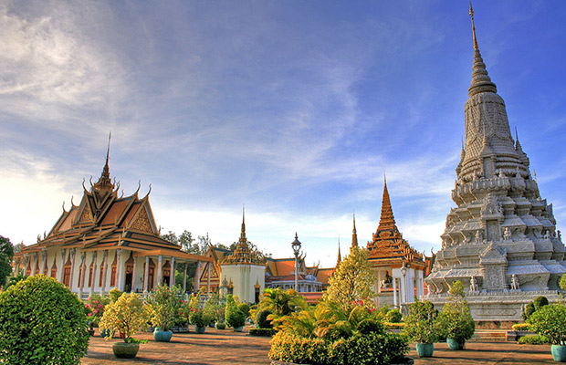 Ultimate Phnom Penh Small Group City Tour