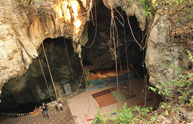 Amazing Battambang Countryside Bamboo Train & Killing Cave/Bat Cave Tour