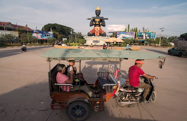 Battambang City, Handicrafts, Killing field, Temples with Tuk Tuk Tour